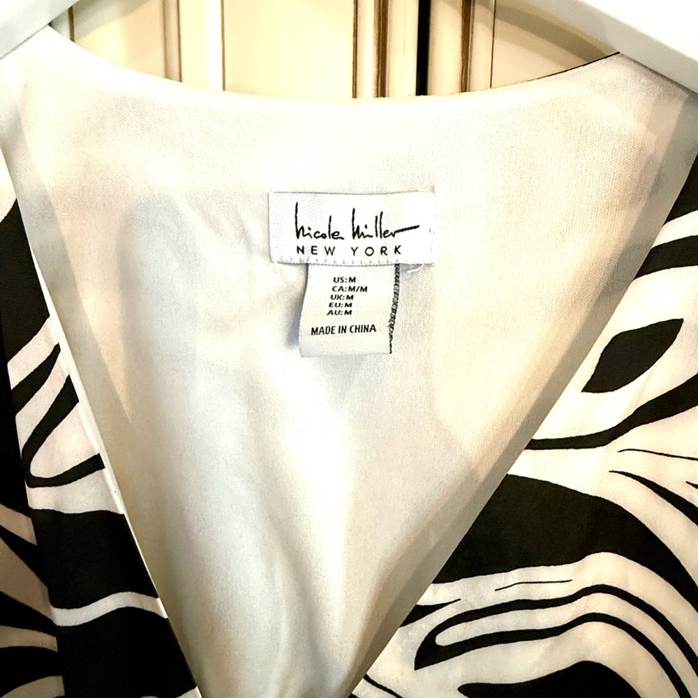 Nicole Miller! Black and White Patterned Dress - Picture 4 of 8